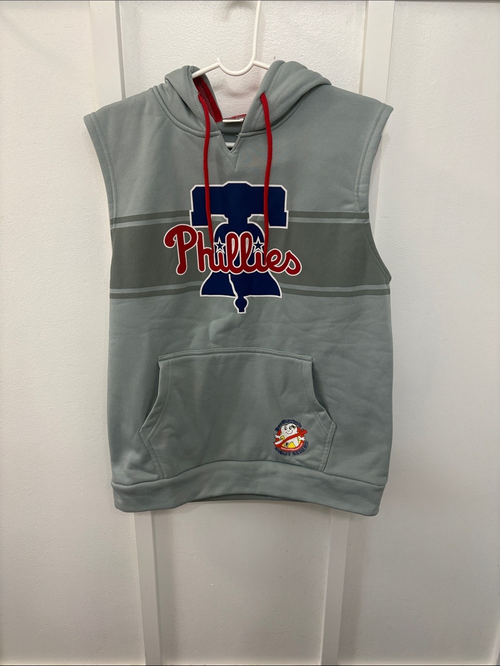 Men’s Phillies sleeveless sweatshirt